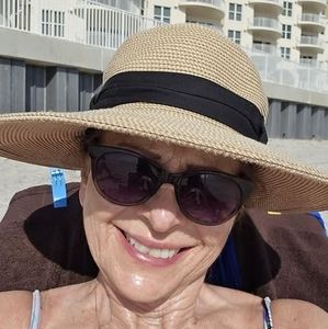 Meet your Posher, Rina